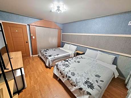 Queen Room with Two Queen Beds