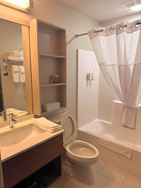 Microtel Inn & Suites By Wyndham Altoona