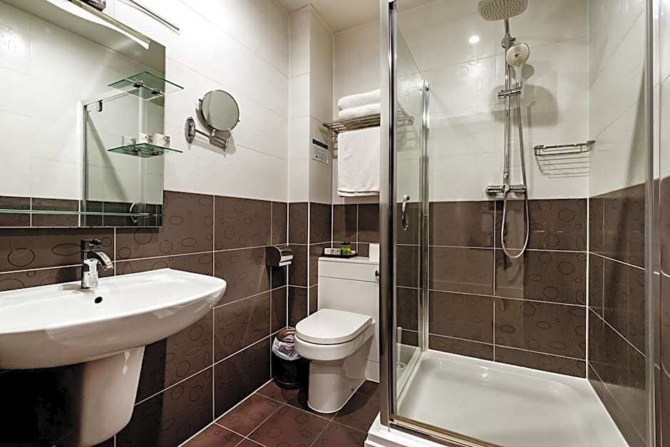 Grand Sapphire Hotel & Banqueting