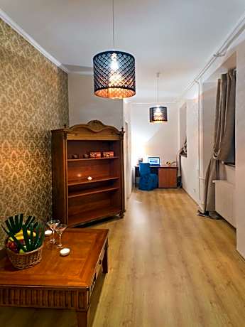 Deluxe One-Bedroom Apartment