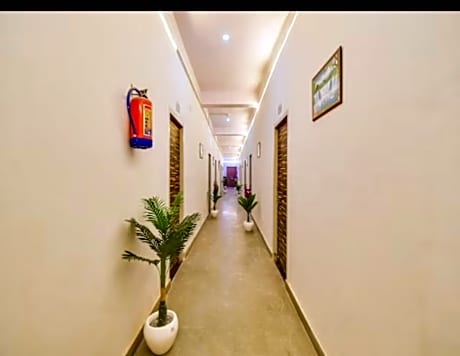 Syrus Hotel
