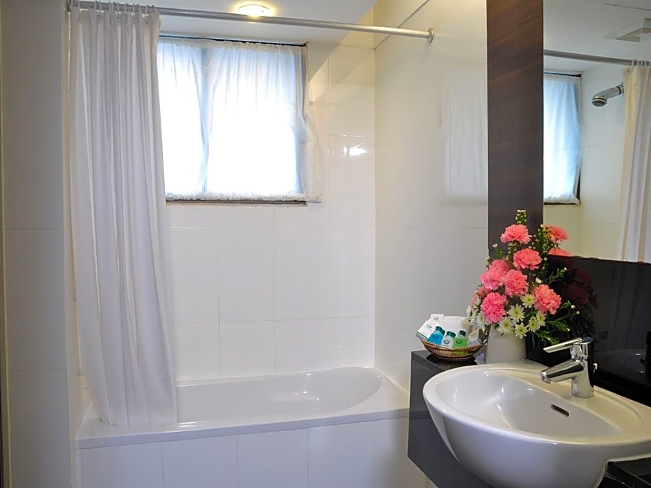 Mayflower Grande Hotel