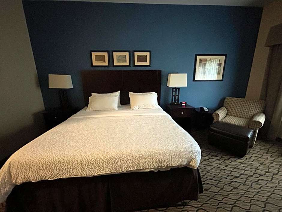 Holiday Inn Express & Suites Belle Vernon By IHG