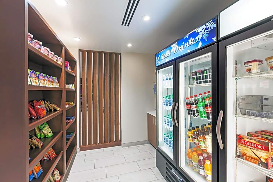 Holiday Inn Express & Suites Tulsa South - Woodland Hills By IHG