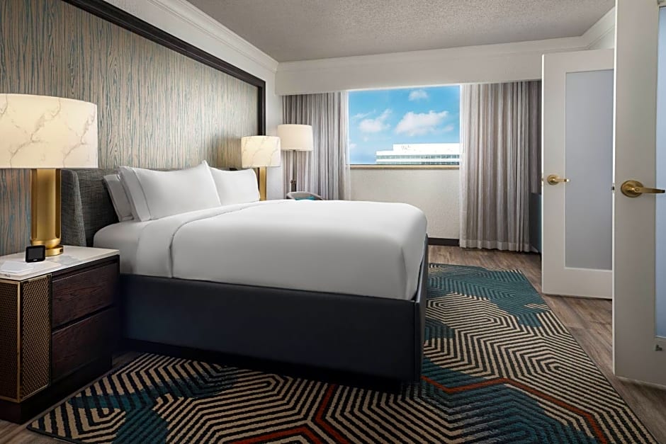 Renaissance by Marriott Fort Lauderdale-Plantation Hotel