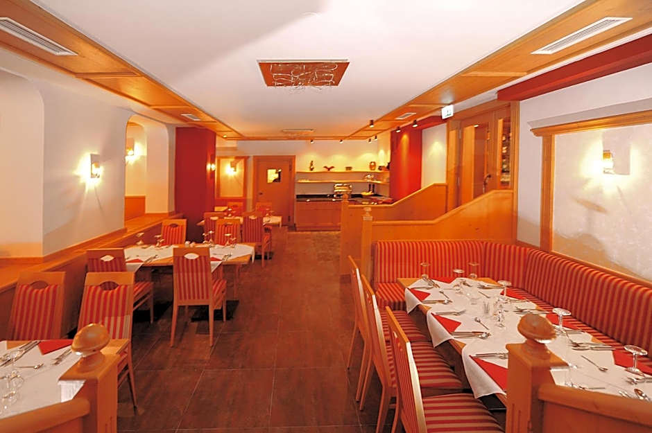 König - Joker Card included in Summer