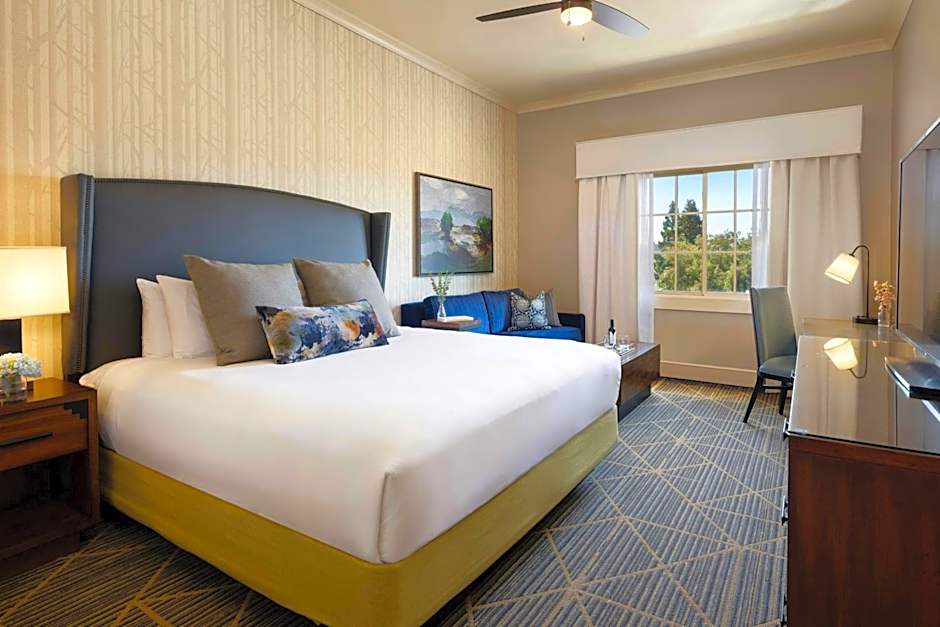 River Terrace Inn
