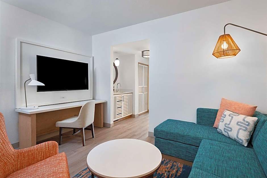 DoubleTree Suites By Hilton Naples