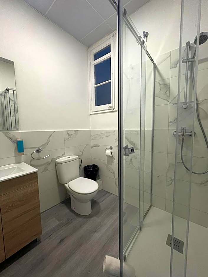 Hostal Balmes Centro