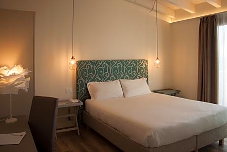 Superior Double Room with Lake View