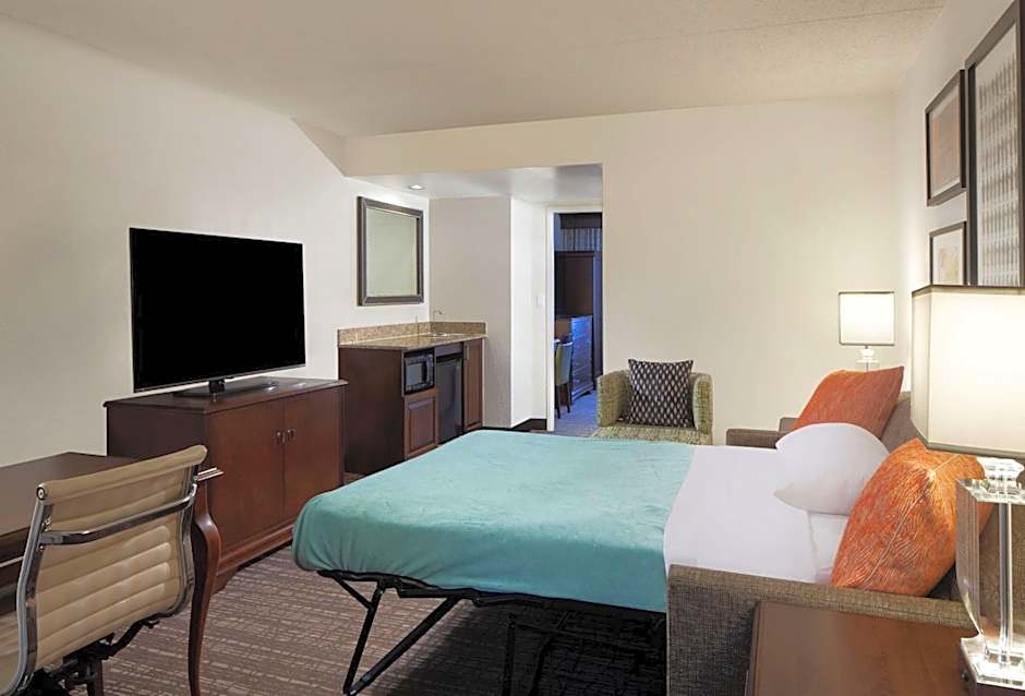 Embassy Suites by Hilton Philadelphia Airport