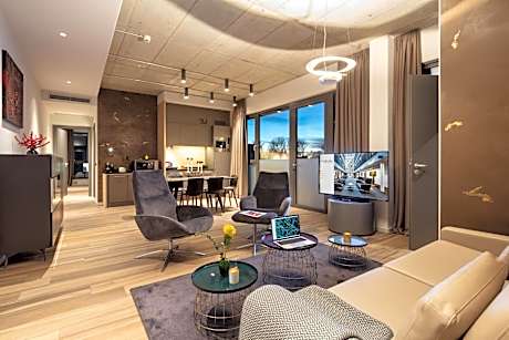 Golden Ball, Exclusive Serviced Apartments Munich