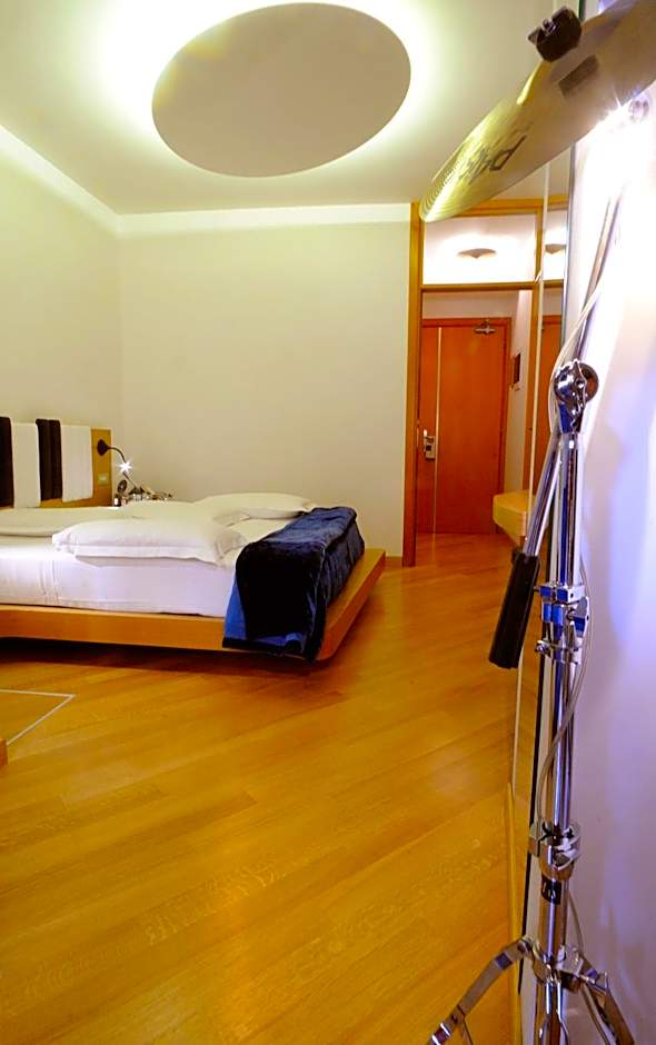 Hotel Franklin Feel The Sound