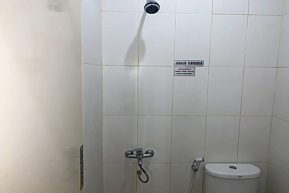 RedDoorz Syariah near Jam Gadang Bukittinggi 2