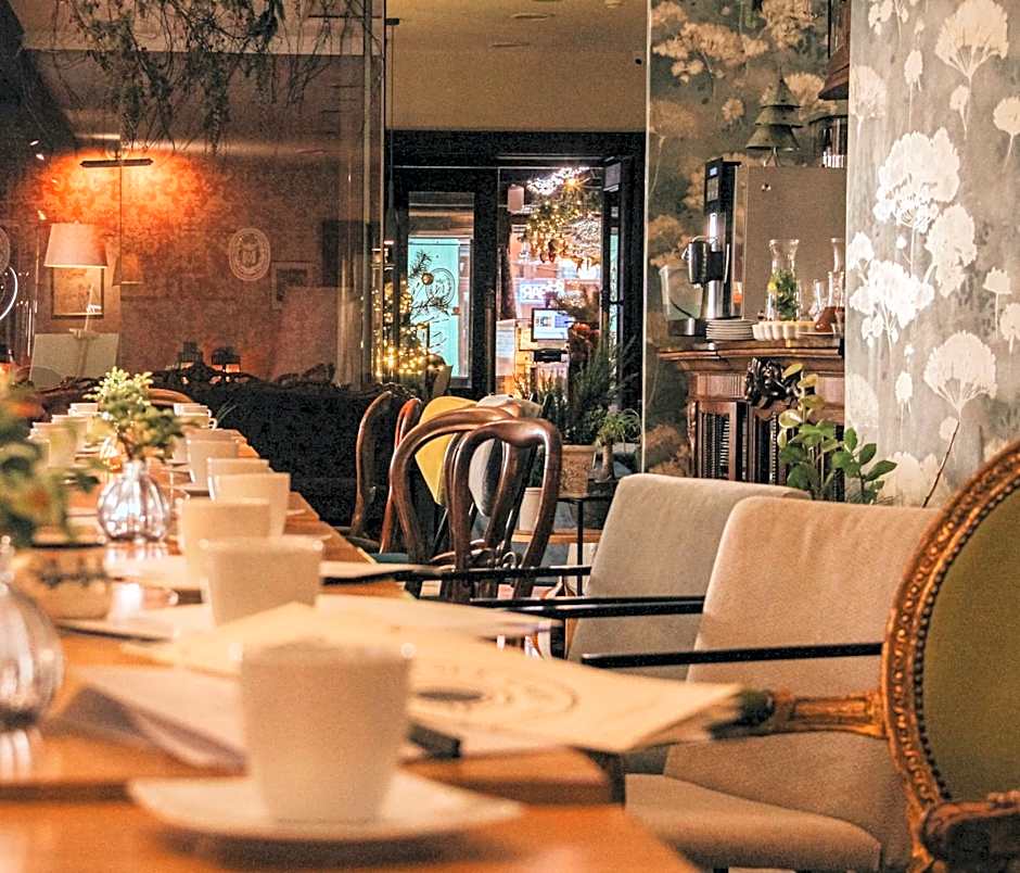 Palazzo Rosso Old Town