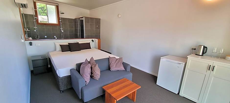 Narangba Motel (formerly Brisbane North B&B and Winery)