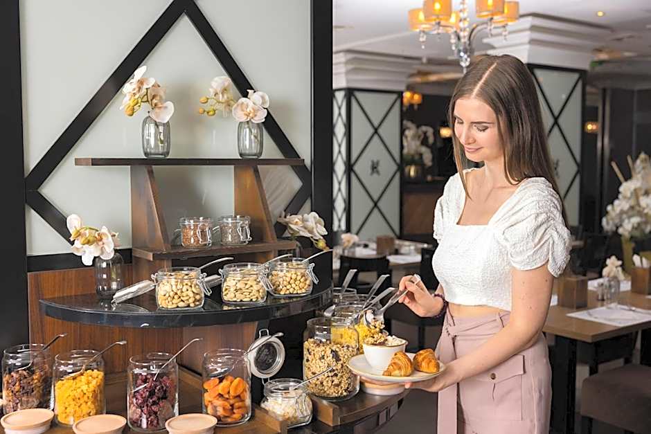 Carlton Hotel Buda Castle