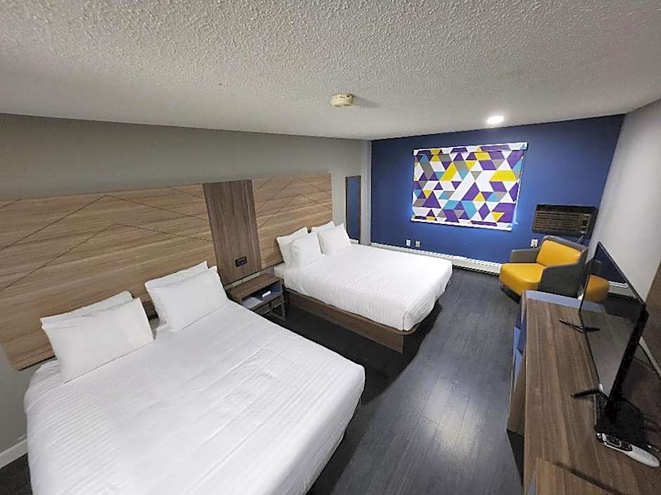 Super 8 by Wyndham Hayward WI