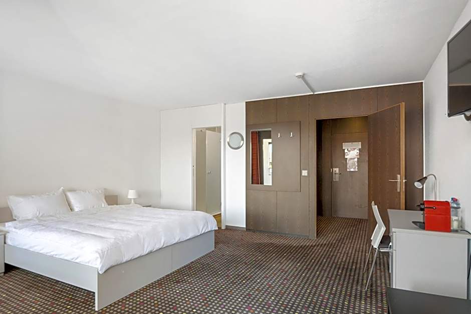 Neuchatel City Hotel
