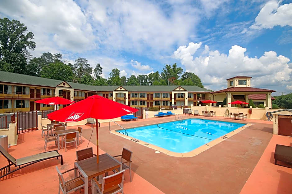 Americas Best Value Inn Pilot Mountain