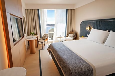 Deluxe Plus Room with sea view and balcony