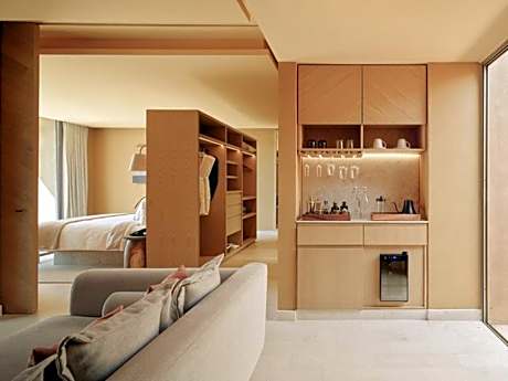 Serenity Pool Suite King