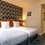 Aris Grand Place Hotel