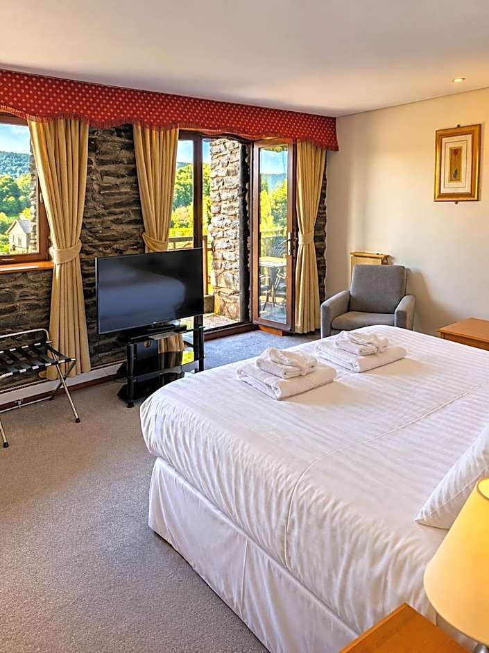 Whitewater Hotel & Spa