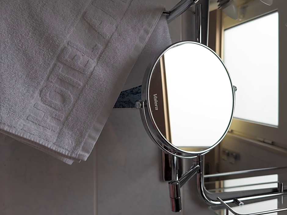 Anemoni Piraeus Hotel