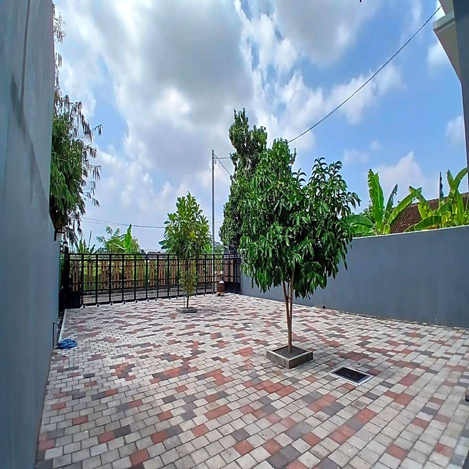 RedDoorz at Griya Athaya Maguwoharjo Yogyakarta