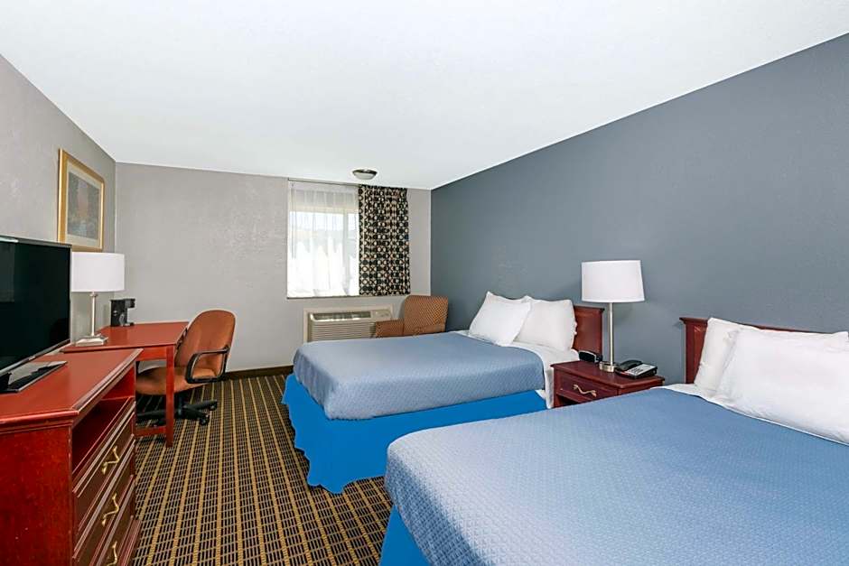 Days Inn by Wyndham Clive - West Des Moines
