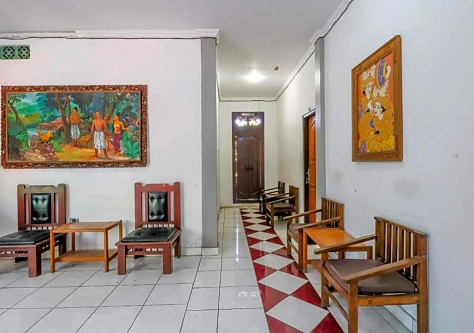 Hotel Candra Adigraha