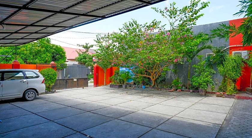 RedDoorz near Mutiara SIS Al Jufrie Airport Palu