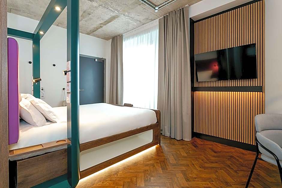 YOTEL Manchester Deansgate