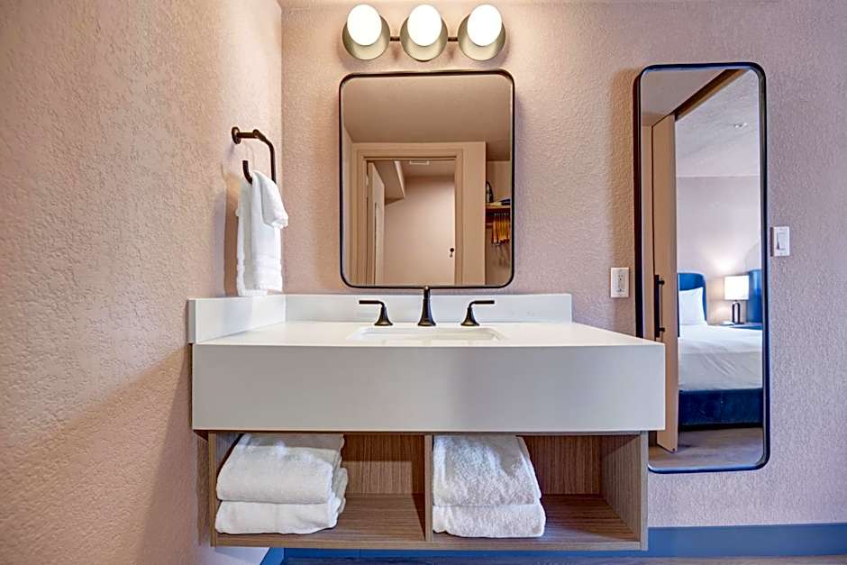 The Dunes Hotel (Palm Springs)