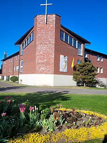 Jono Pauliaus II piligrimu namai