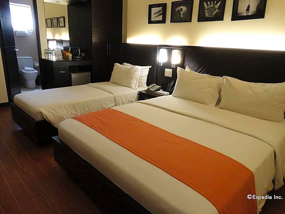 RedDoorz Plus @ Hotel Esse