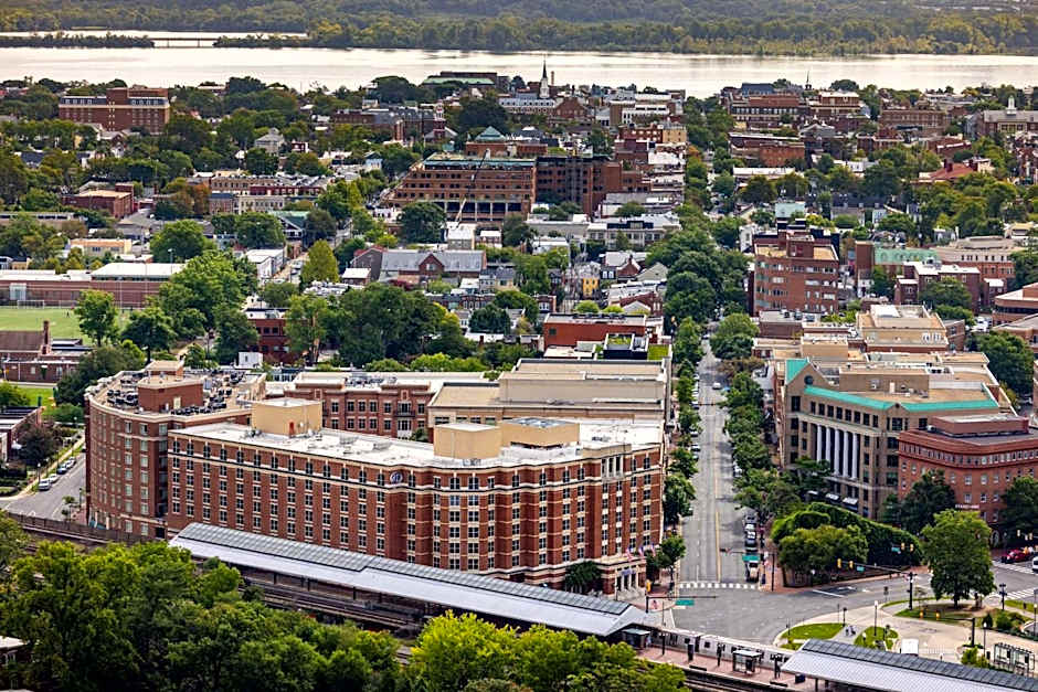 Photo 1 of 50 of Hilton Alexandria Old Town