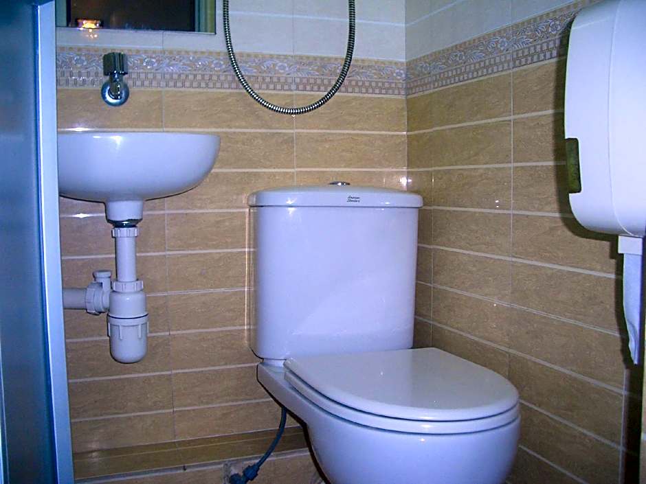 Maple Leaf Guest House