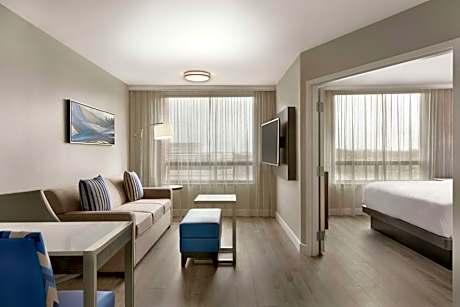 Embassy Suites by Hilton Montreal Airport