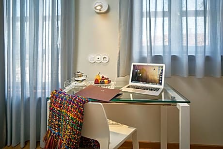 Studio Twin with Canal View