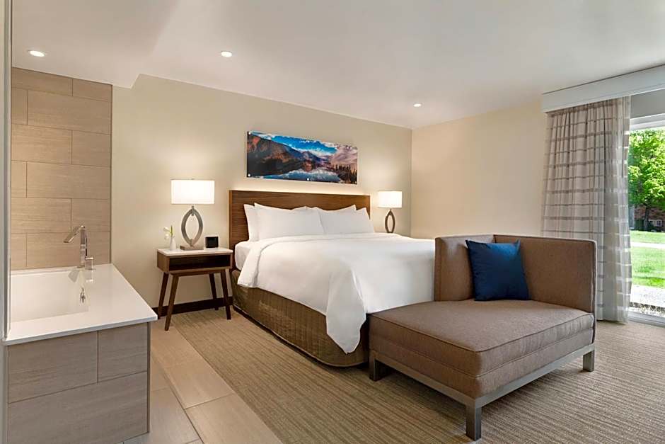 Delta Hotels by Marriott Helena Colonial