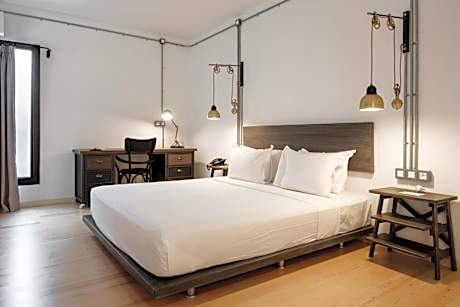 Suite with Garden View