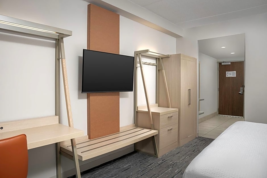 Holiday Inn Express & Suites Pittsburgh North Shore By IHG