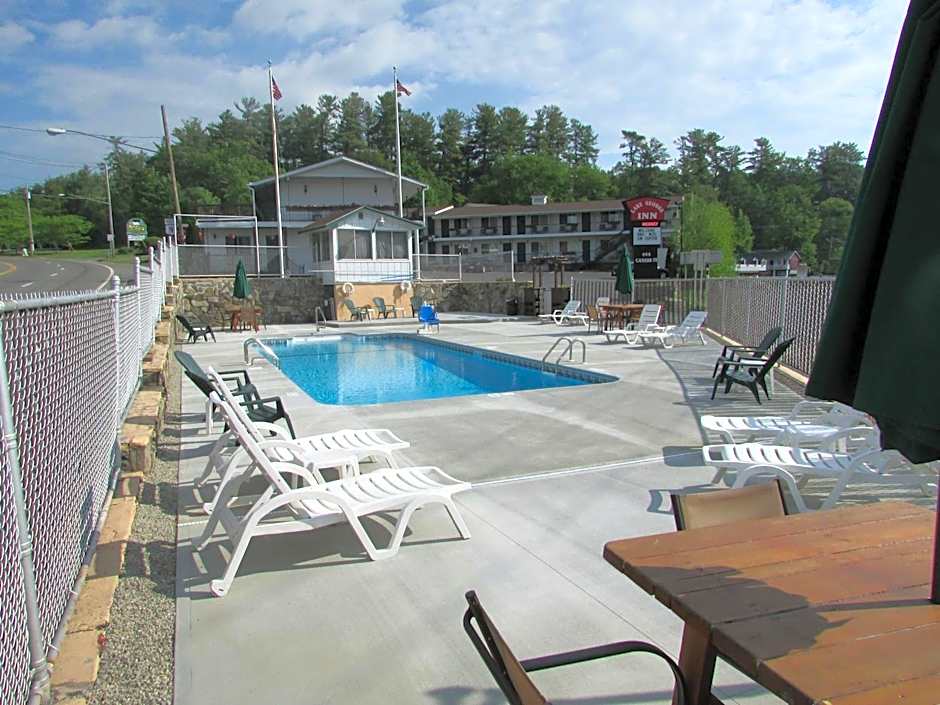 The Lake George Inn