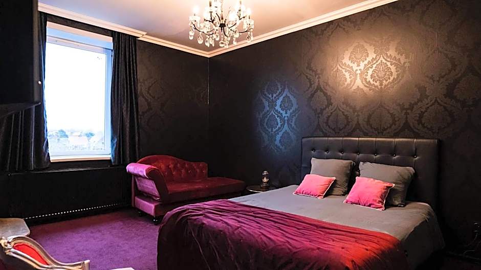 A La Villa Perroy les chambres sont spacieuses et les petit-déjeuners offerts