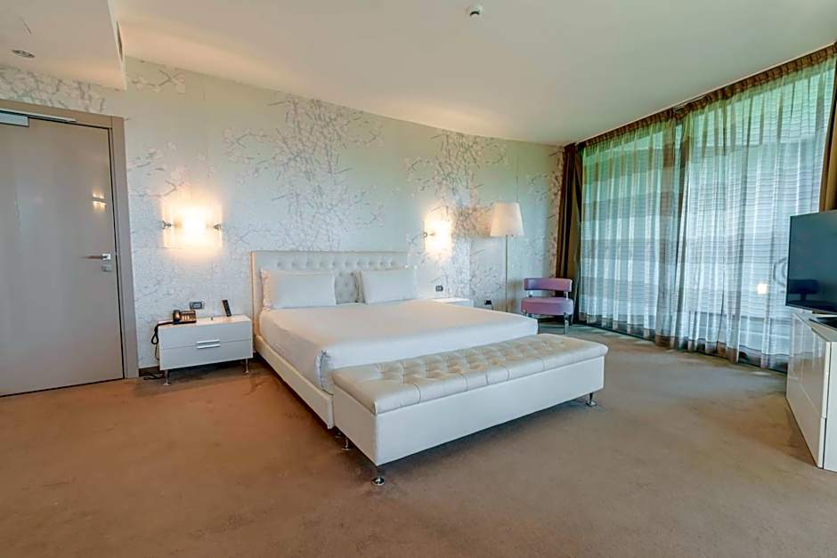 For You Hotel
