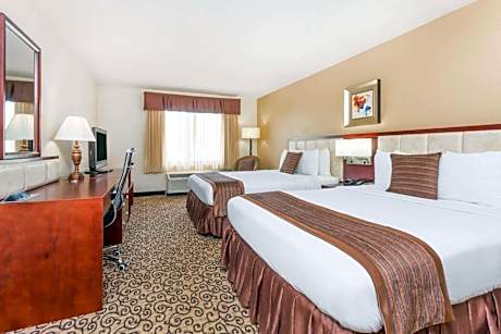 Queen Room with Two Queen Beds - Non-Smoking