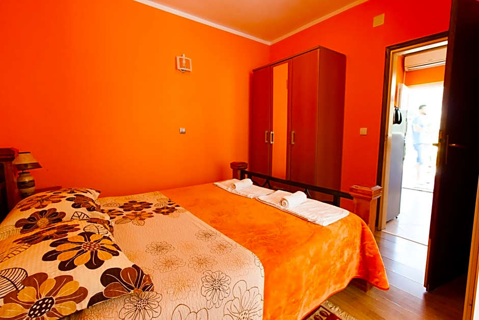 President Bungalows and Apartments