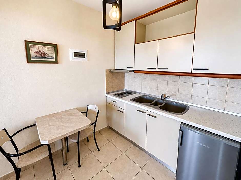 Studios Plaka